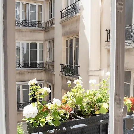 Apartment Lovely And Calm Apt Near The Batignolles